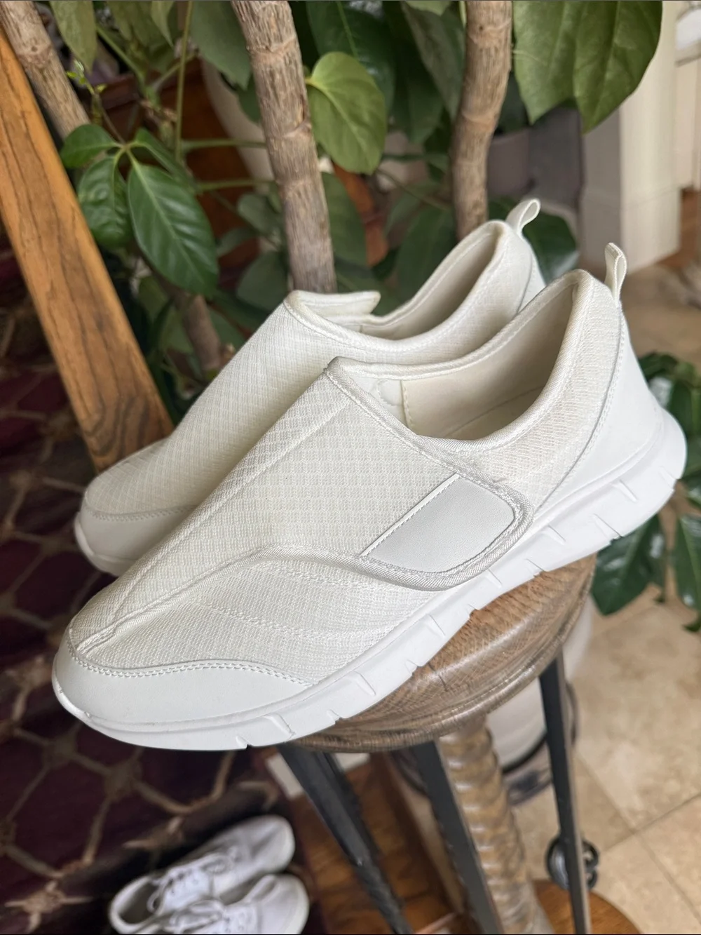 ORTHO REST ladies slip on Orthopedic shoe size 9 1/2 excellent condition